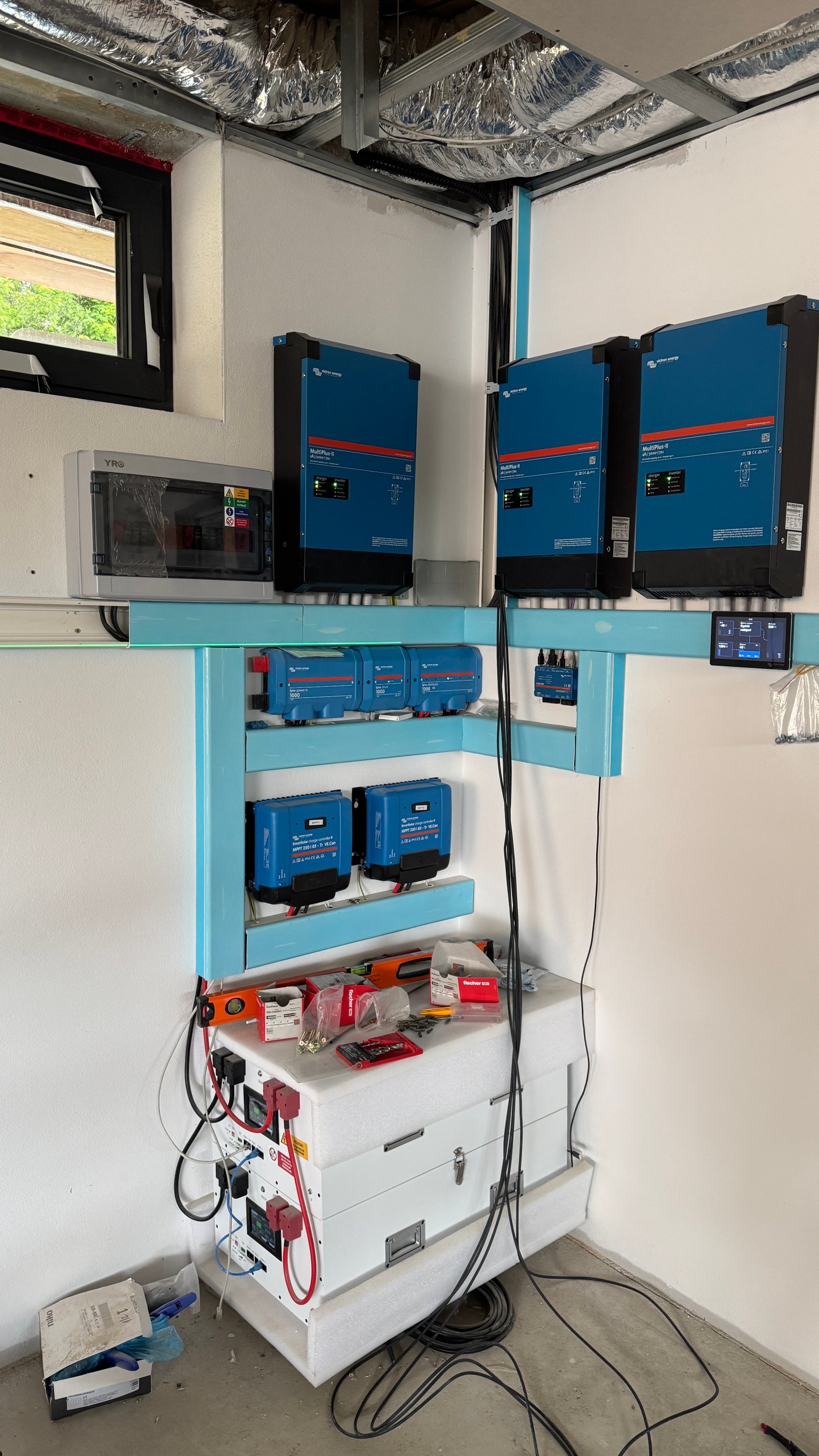 Victron MultiPlus II s batériovým úložiskom 30 kWh